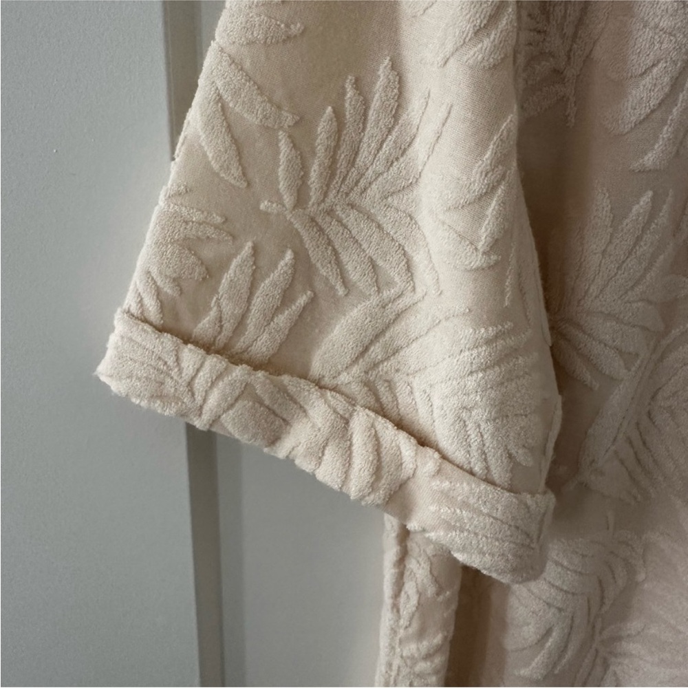 Avec Les Filles Cream Leaf Pattern Button-Down Shirt and Shorts Set - Relaxed - Picture 4 of 8